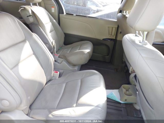 5TDYZ3DC3JS922758 Toyota Sienna Xle Premium 8 Passenger