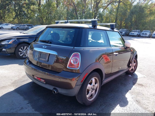 2011 MINI COOPER WMWSU3C53BTX97221 Photo 3