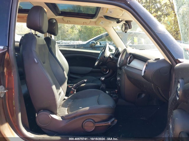 2011 MINI COOPER WMWSU3C53BTX97221 Photo 4