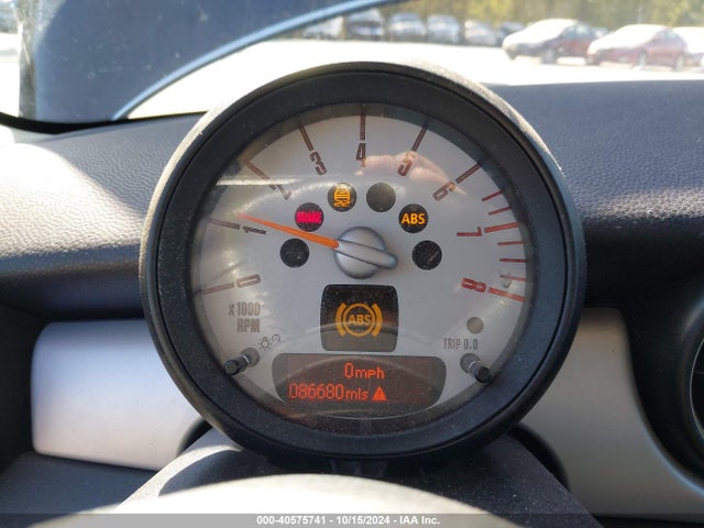 2011 MINI COOPER WMWSU3C53BTX97221 Photo 6