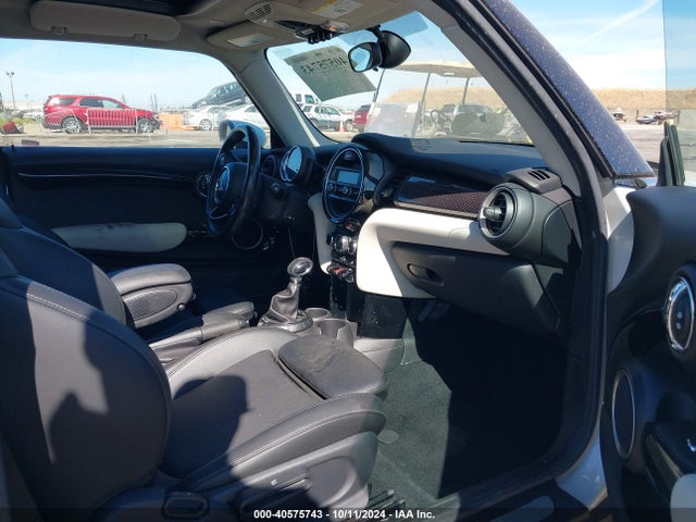 2015 MINI COOPER S WMWXP7C5XF2A34812 Photo 4