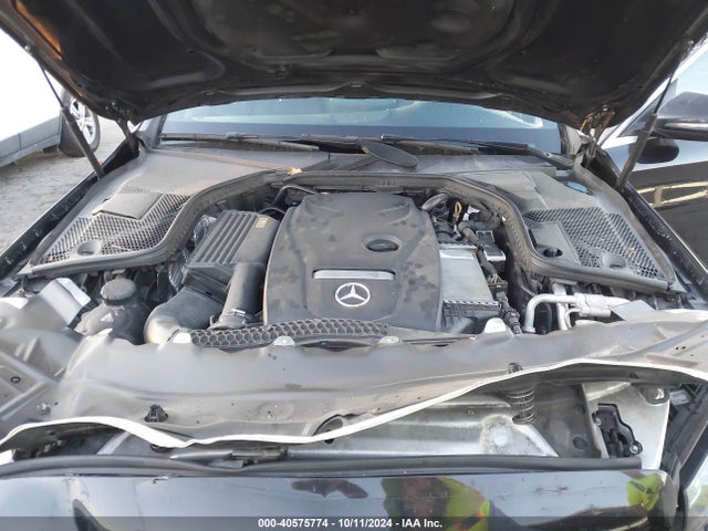 55SWF4JB6HU230704 Mercedes-Benz C 300 Luxury/sport