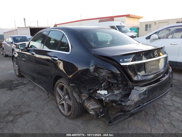 55SWF4JB6HU230704 Mercedes-Benz C 300 Luxury/sport