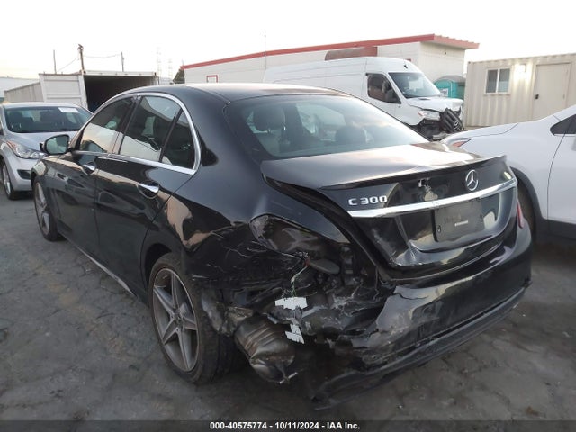 55SWF4JB6HU230704 Mercedes-Benz C 300 Luxury/sport