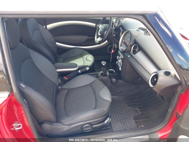 2009 MINI COOPER S WMWMF73559TT94667 Photo 4