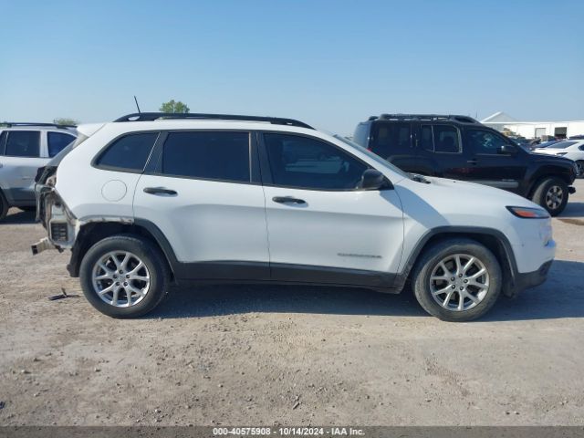 1C4PJLAB8GW127373 Jeep Cherokee Sport