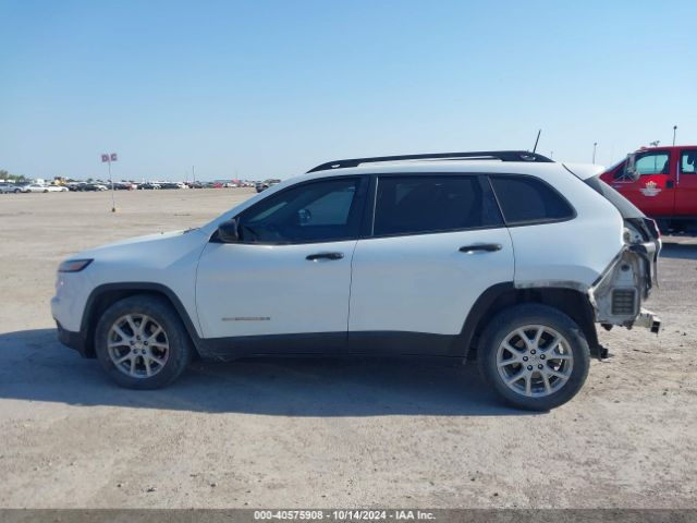 1C4PJLAB8GW127373 Jeep Cherokee Sport