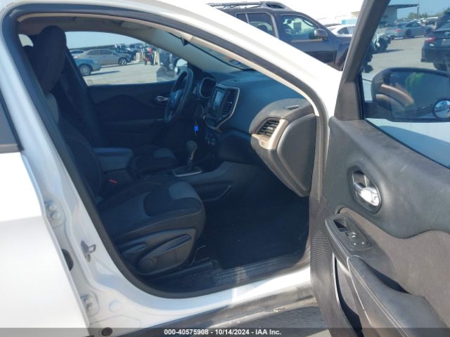 1C4PJLAB8GW127373 Jeep Cherokee Sport