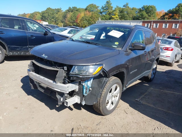 Jeep Compass Latitude 4x4 2019 3C4NJDBBXKT695991 Image 2