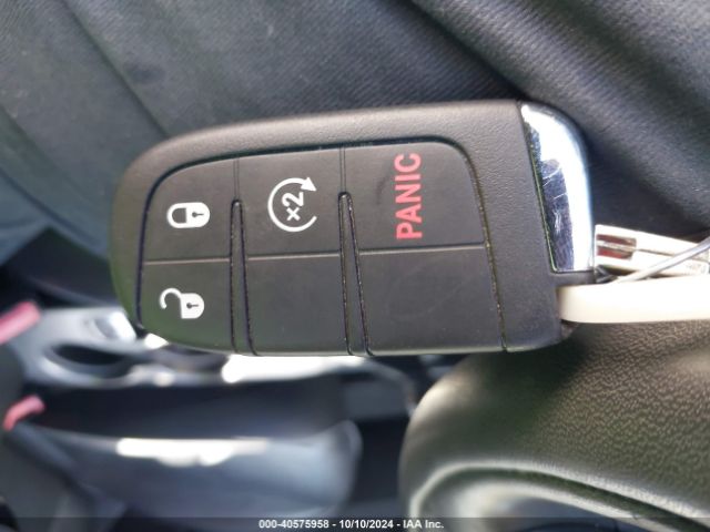 ZFBCFYDT0GP328545 Fiat 500x Lounge