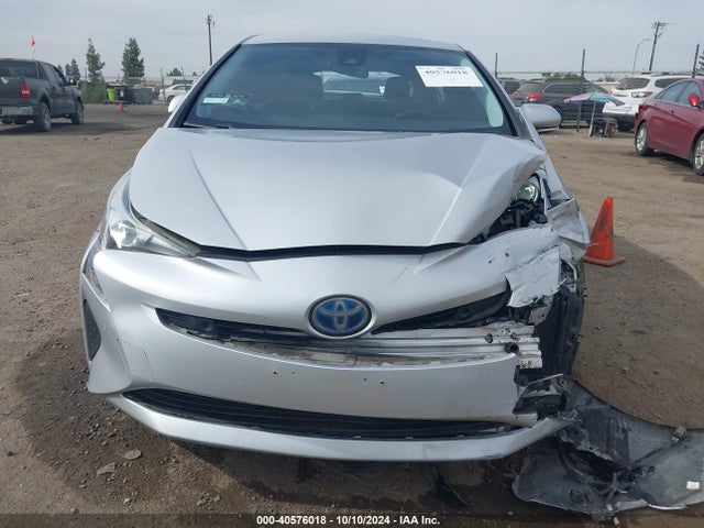 Toyota Prius Two 2018 JTDKBRFU9J3604020 Image 12
