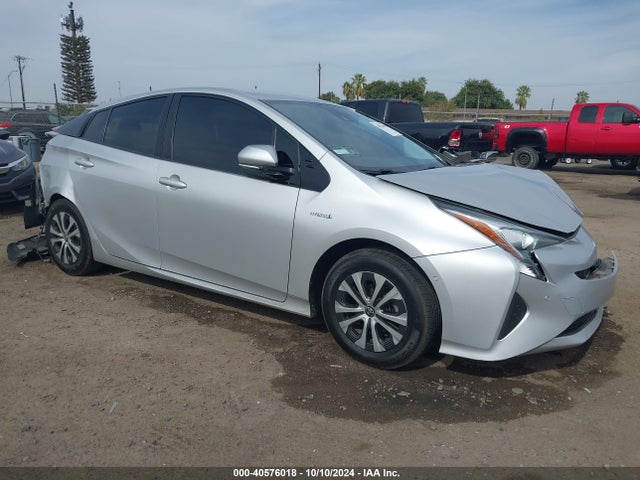 Toyota Prius Two 2018 JTDKBRFU9J3604020 Image 13
