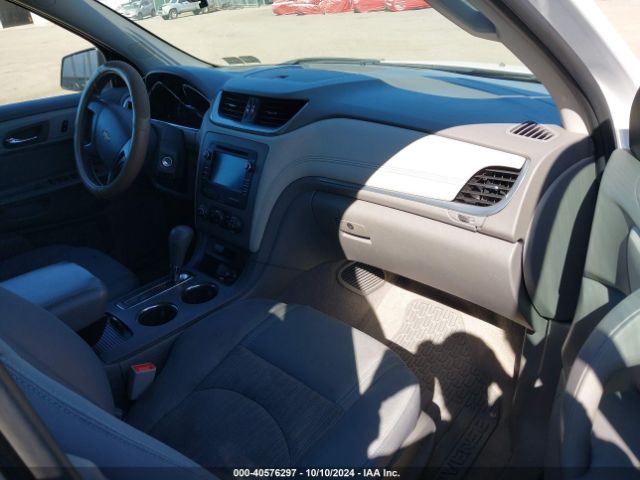 1GNKRFED0HJ211015 Chevrolet Traverse Ls
