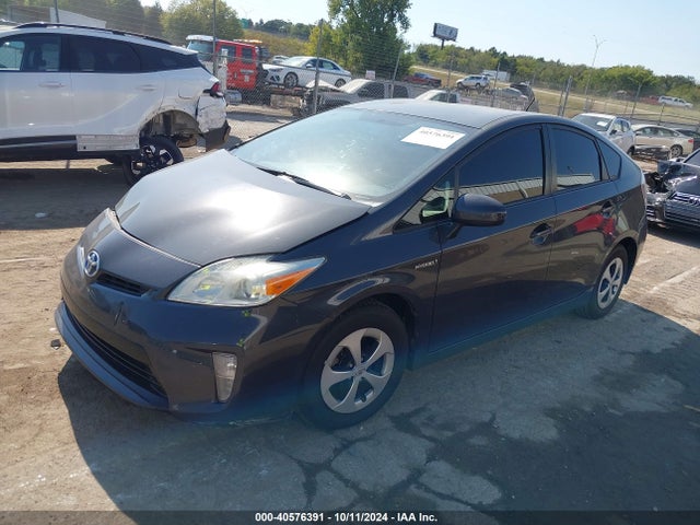Toyota Prius Two 2014 JTDKN3DU0E0370395 Image 2