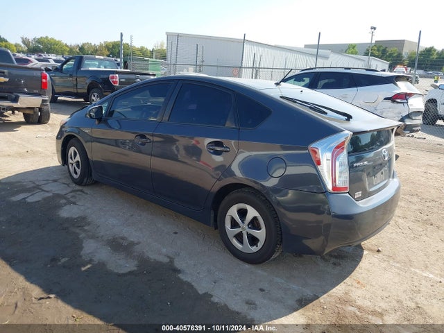 Toyota Prius Two 2014 JTDKN3DU0E0370395 Image 3