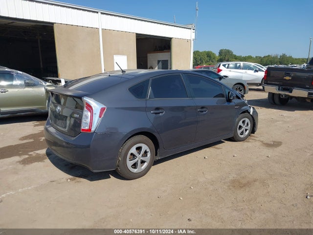 Toyota Prius Two 2014 JTDKN3DU0E0370395 Image 4