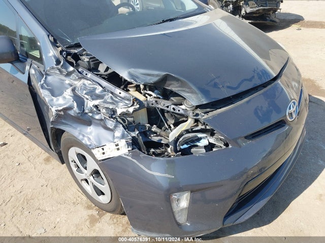 Toyota Prius Two 2014 JTDKN3DU0E0370395 Image 6