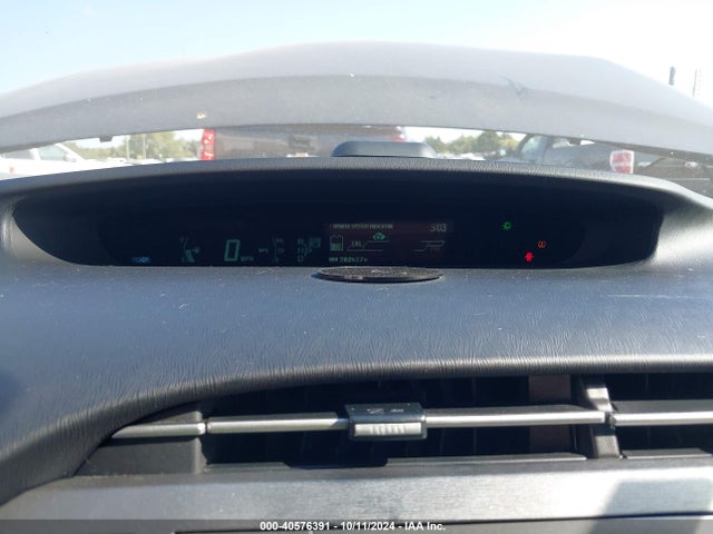 Toyota Prius Two 2014 JTDKN3DU0E0370395 Image 7