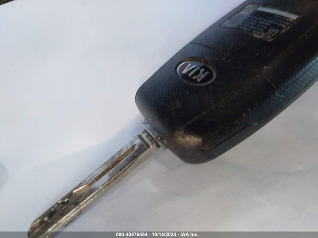 KIA SOUL + 2016 KNDJP3A51G7354154 Image 11