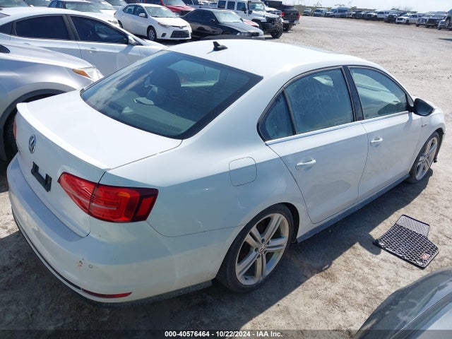 3VW4T7AJ7GM372643 Volkswagen Jetta 2.0t Gli Se