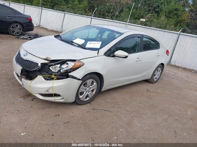 KIA FORTE LX 2015 KNAFK4A65F5370982 Image 2