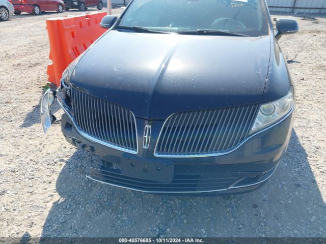 2LMHJ5NK2GBL00798 Lincoln Mkt Livery