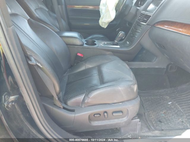 2LMHJ5NK2GBL00798 Lincoln Mkt Livery