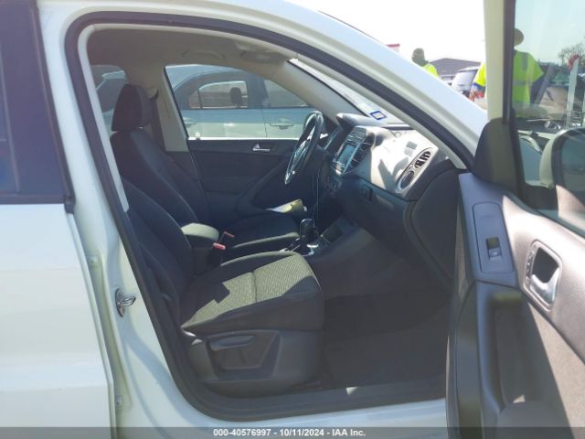 WVGAV7AX1FW550903 Volkswagen TIGUAN S