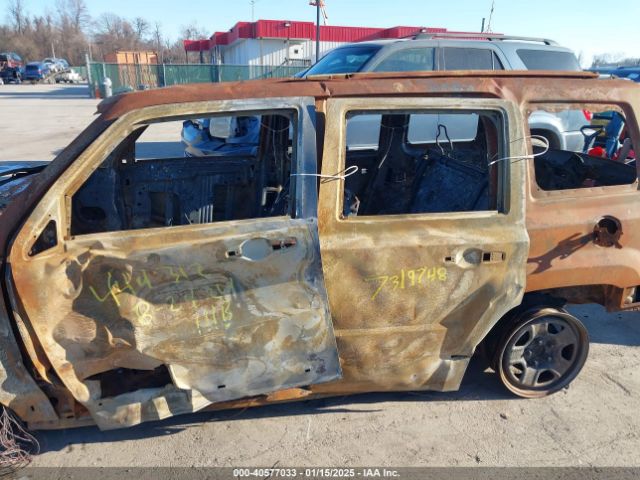 1C4NJPBB3GD667111 Jeep Patriot Sport