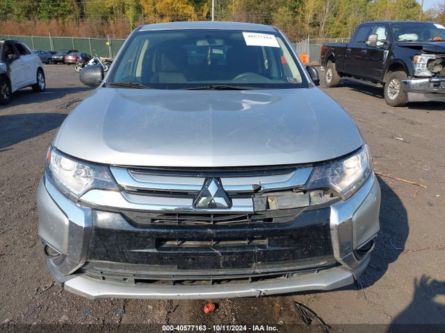 Mitsubishi Outlander Es 2018 JA4AZ3A31JZ061501 Image 12