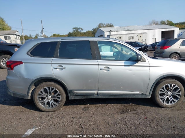 Mitsubishi Outlander Es 2018 JA4AZ3A31JZ061501 Image 13