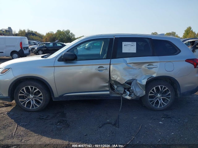 Mitsubishi Outlander Es 2018 JA4AZ3A31JZ061501 Image 14