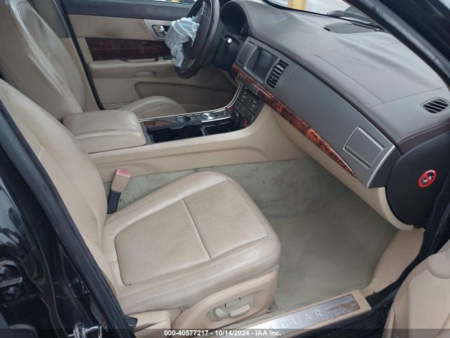 2010 JAGUAR XF SAJWA0GB5ALR55005 Photo 4