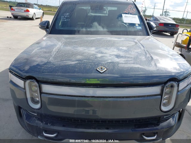 Rivian R1t Adventure 2022 7FCTGAAA3NN012279 Image 10