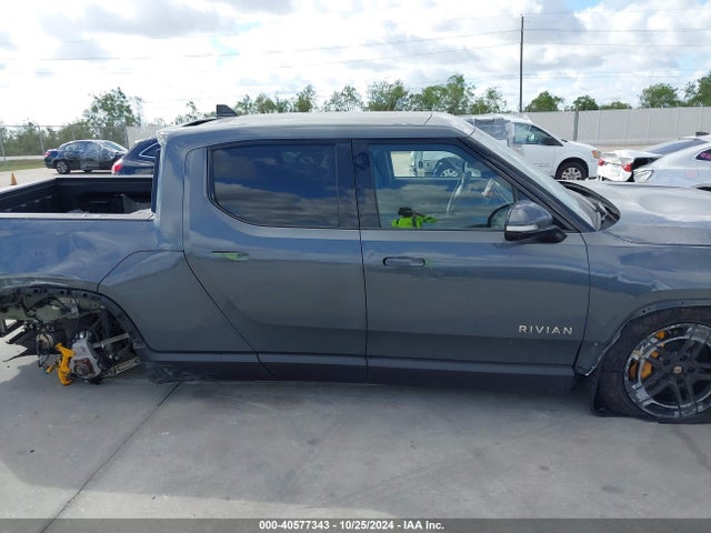 Rivian R1t Adventure 2022 7FCTGAAA3NN012279 Image 13