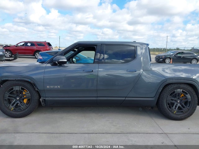 Rivian R1t Adventure 2022 7FCTGAAA3NN012279 Image 14