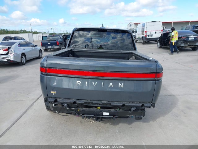 Rivian R1t Adventure 2022 7FCTGAAA3NN012279 Image 16