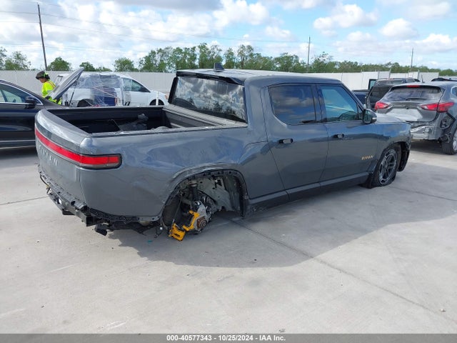 Rivian R1t Adventure 2022 7FCTGAAA3NN012279 Image 4