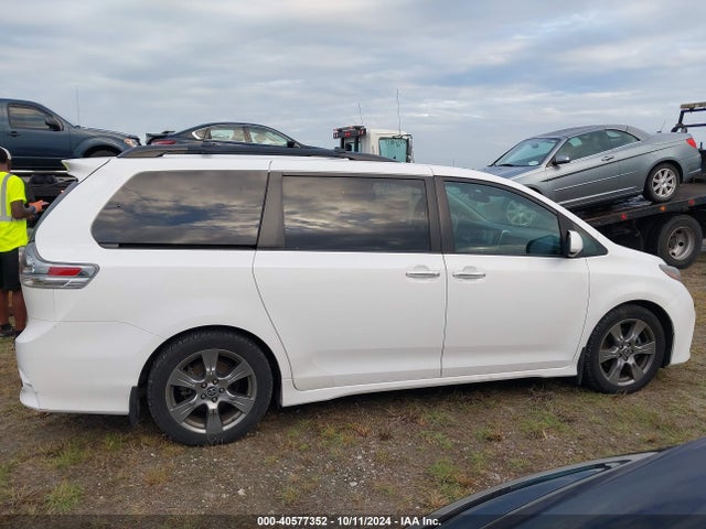 Toyota Sienna Se 8 Passenger 2018 5TDXZ3DC1JS942986 Image 13