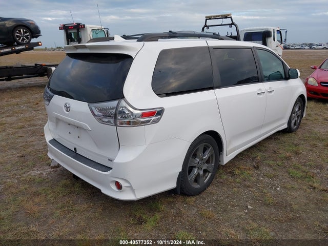 Toyota Sienna Se 8 Passenger 2018 5TDXZ3DC1JS942986 Image 4