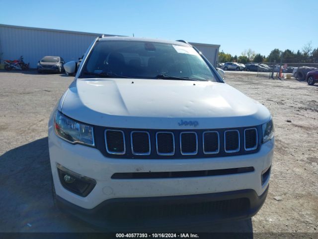 3C4NJCBB7JT186577 Jeep Compass Latitude Fwd