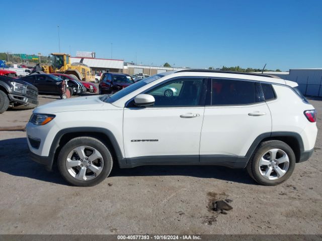 3C4NJCBB7JT186577 Jeep Compass Latitude Fwd