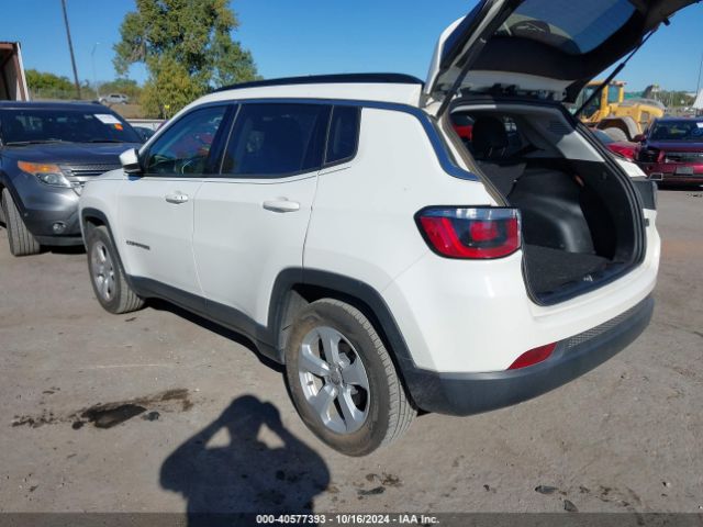 3C4NJCBB7JT186577 Jeep Compass Latitude Fwd