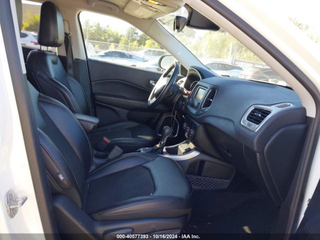 3C4NJCBB7JT186577 Jeep Compass Latitude Fwd
