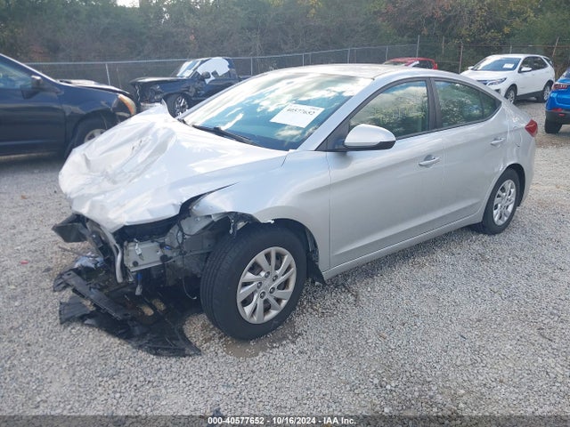 Hyundai ELANTRA SE 2018 5NPD74LF9JH294801 Image 2