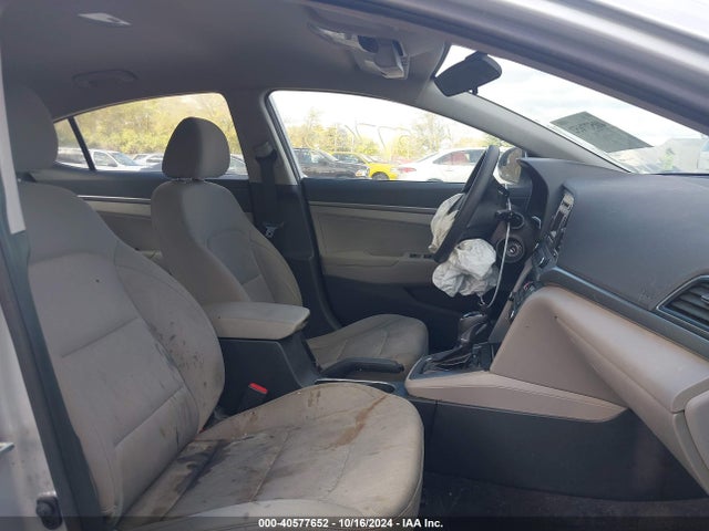 Hyundai ELANTRA SE 2018 5NPD74LF9JH294801 Image 5