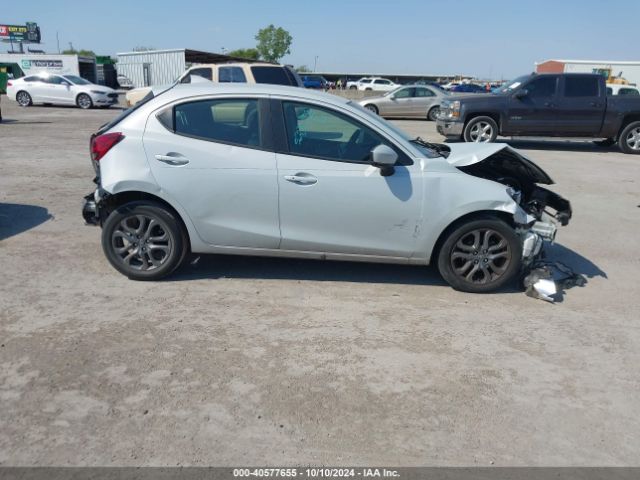 3MYDLBJV0LY705472 Toyota YARIS LE