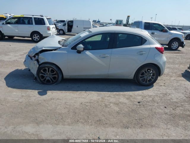 3MYDLBJV0LY705472 Toyota YARIS LE