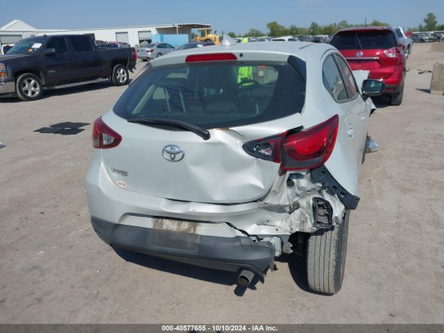 3MYDLBJV0LY705472 Toyota YARIS LE