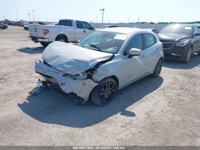 3MYDLBJV0LY705472 Toyota YARIS LE